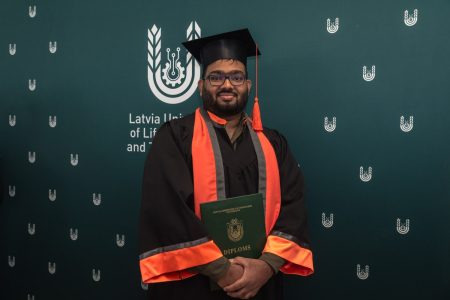 Faculty of Engineering and Information Technologies winter graduation 2026